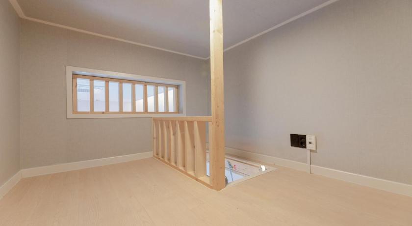 Image of Studio 3 13