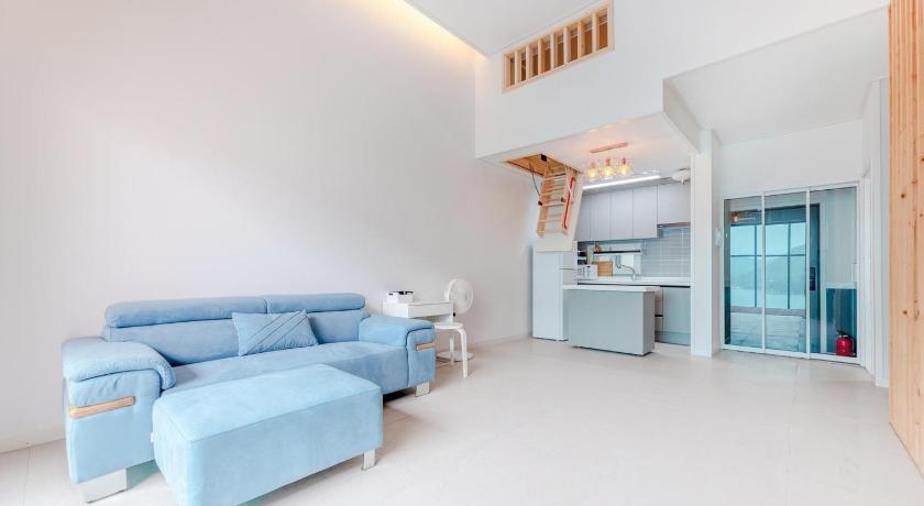 Image of Studio 3 0