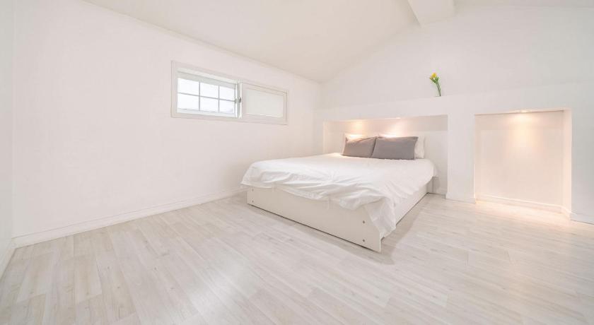 Image of Studio 9 5