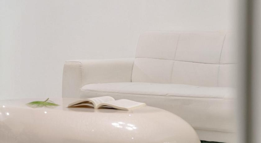Image of Studio 11 12