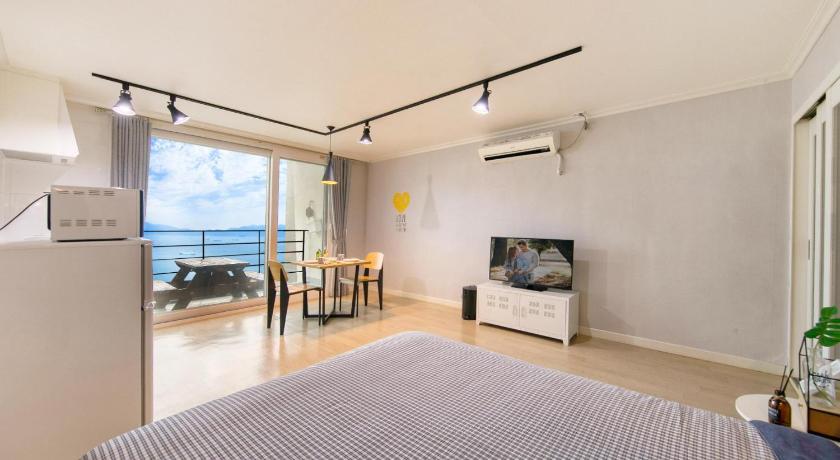 Image of Studio 11 3