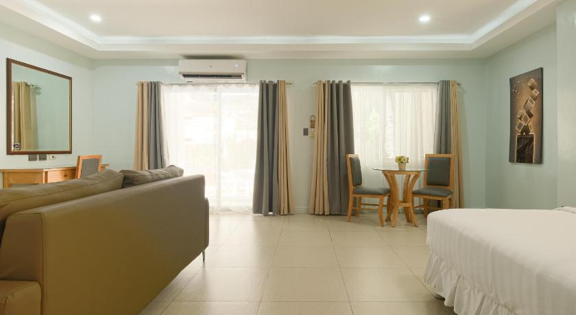 Image of Garden Executive Suite 4
