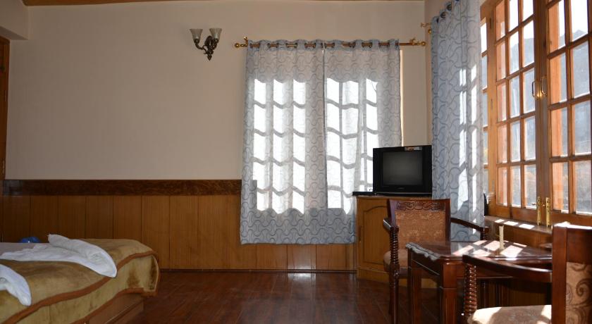 New Royal Guest House photo