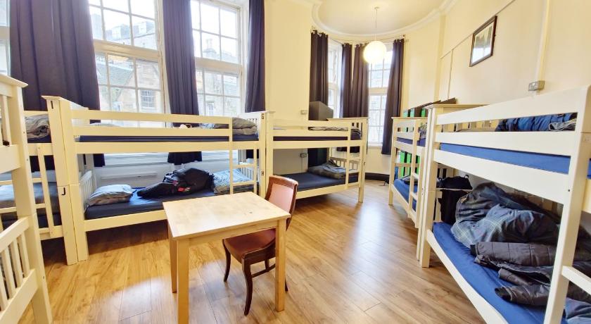 Image of Bed in 14-Bed Mixed Dormitory Room 0