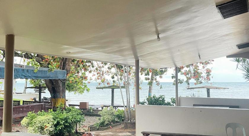 Cebu Durhan White Beach Resort powered by Cocotel 3-Star Hotel pool