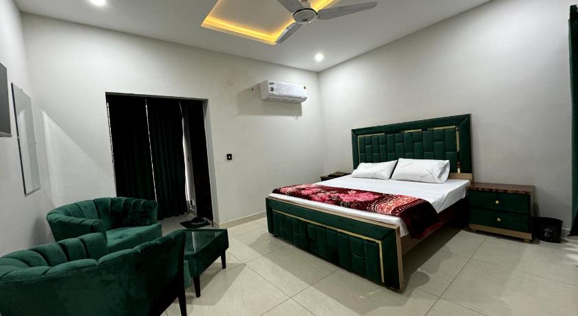 Lavish Guest Line - image 7