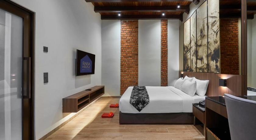 Image of Yuletide Heritage Room Package - Deluxe Plus King (Bilek Ruellia King) (Breakfast and Dinner for 2 People) 1
