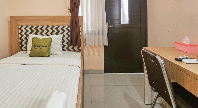 Urbanview MJ House Syariah Bandung – Bandung, KY