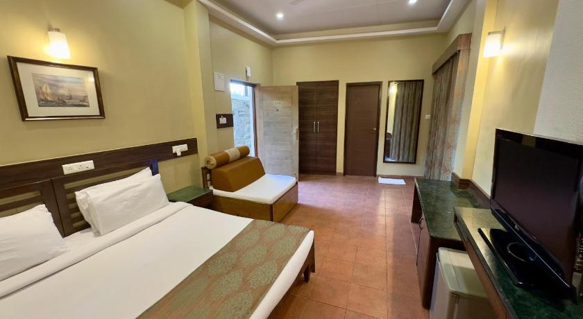 Image of Cottage Room with Partial Mountain View 3