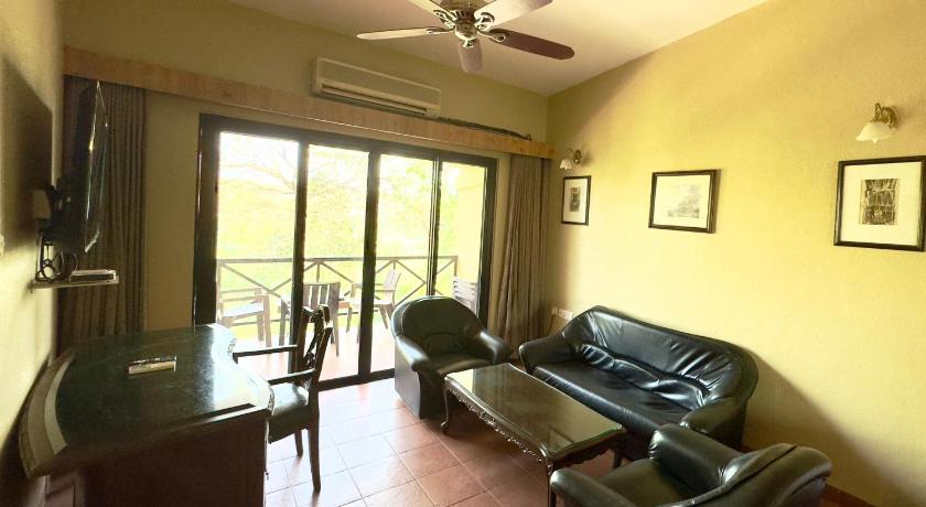 Image of Cottage Room with Partial Mountain View 5