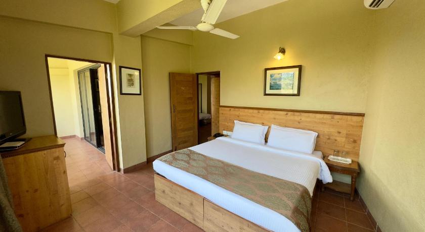 Image of Cottage Room with Partial Mountain View 6