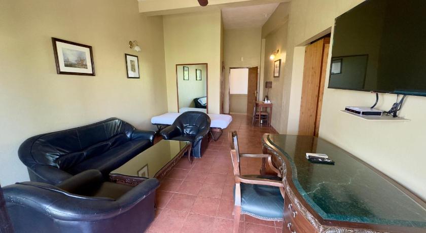 Image of Cottage Room with Partial Mountain View 12