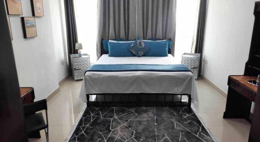 Beach side Private Room at Sharjah-Dubai border - image 27