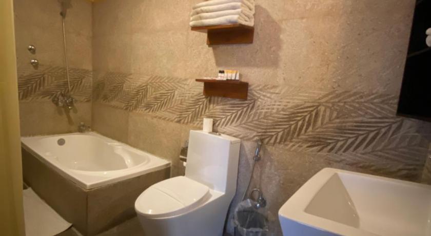 Image of Super Deluxe Room with Bathtub 2