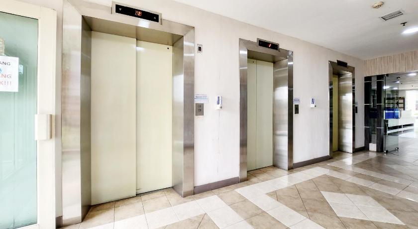 RedDoorz Premium Near Imperium Superblok - image 16