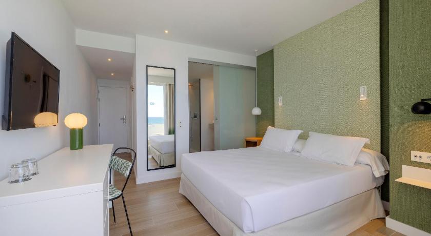 Image of Twin Room Sea view with Balcony 6