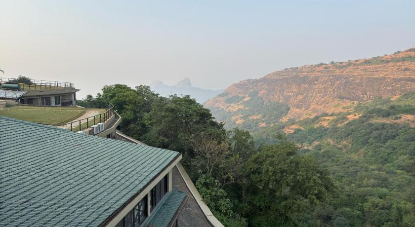 Image of Premium Cottage Room with Valley View 9