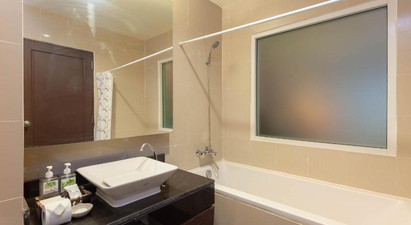 Image of Deluxe Balcony Sea View - King Bed 2