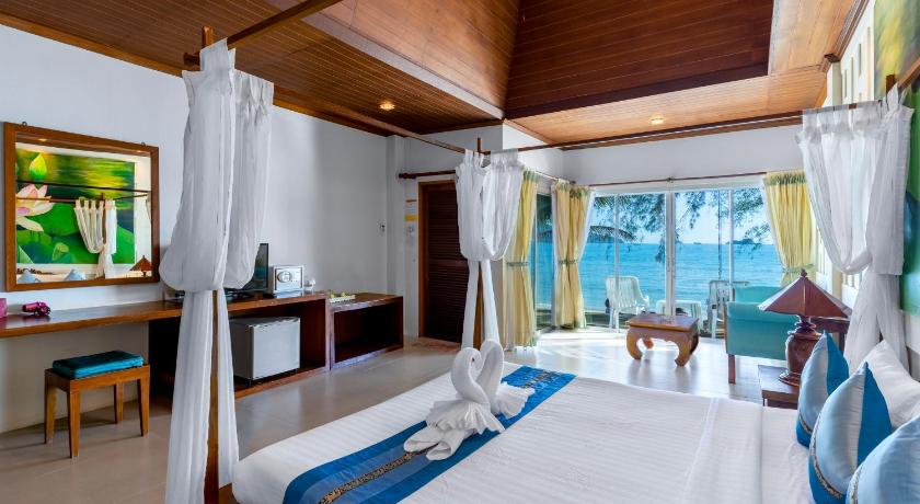 Image of Second Row Beach Bungalow 5