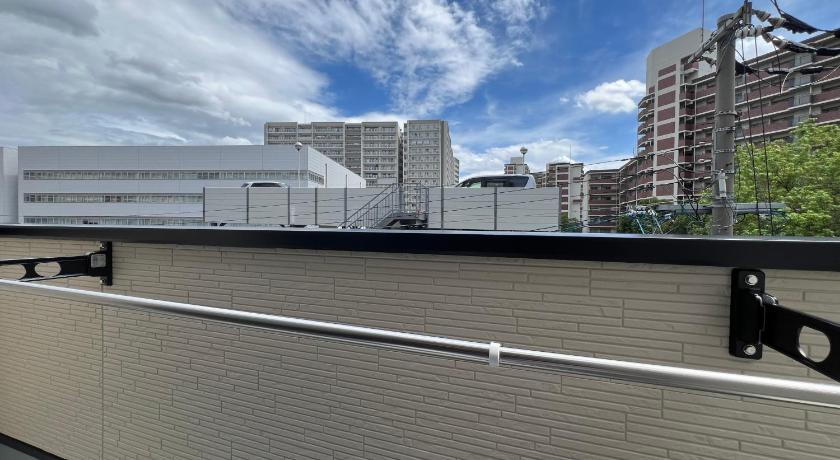 大阪 Hana Home - New Cozy House with 4 bedrooms - 10min from Umeda 4つ星 シングルルーム レストラン