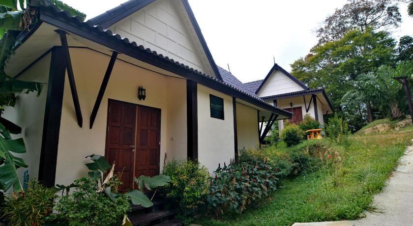 Phuchawee Lanta Resort - image 27