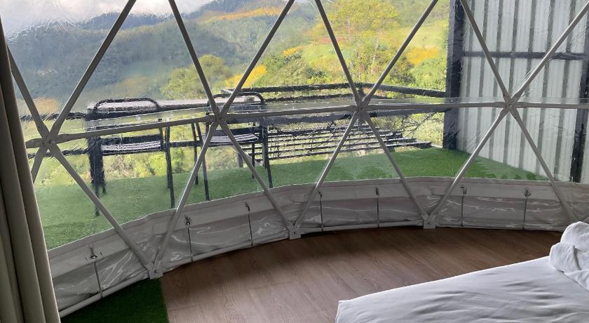 メーホンソン The will glamping&camping ホテル プール