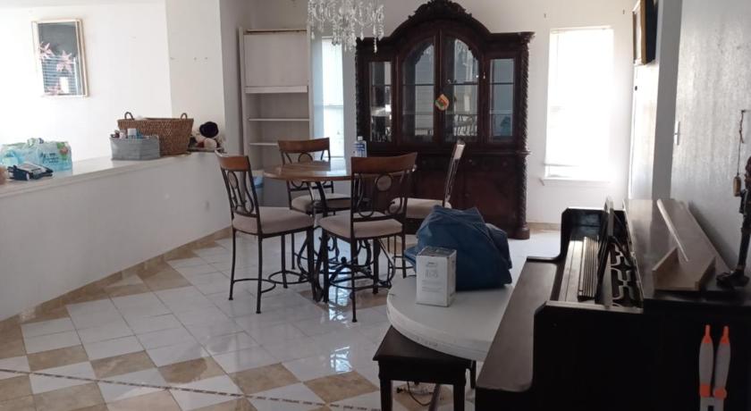 오스틴 (TX) Big Cosi Room Near Austin 2성급 숙소 레스토랑