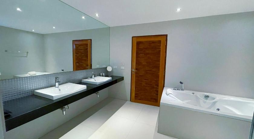 Image of 2 Bedroom Penthouse Pool 10