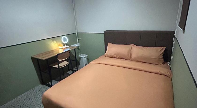 Image of Queen Bed Room 1