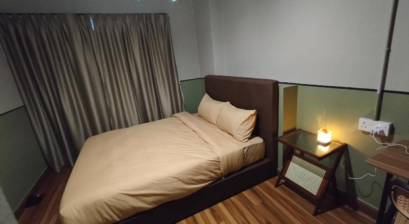 Image of Queen Bed Room 0