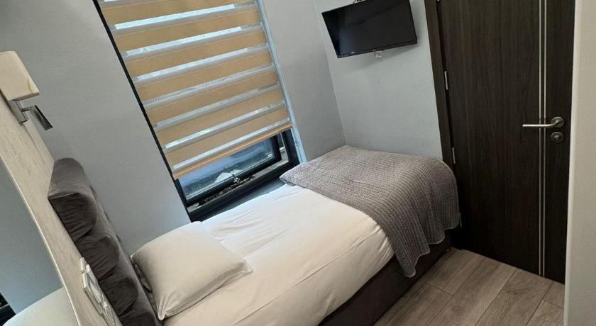 Image of Very Small Single Room 0