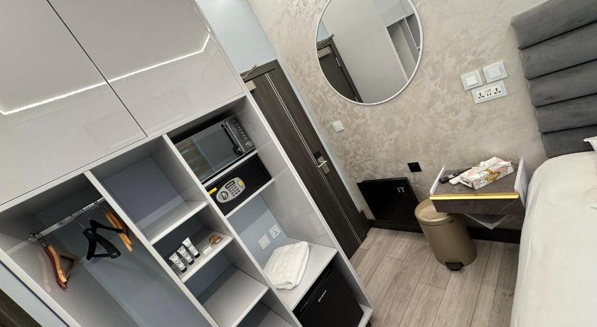 Image of Very Small Single Room 1