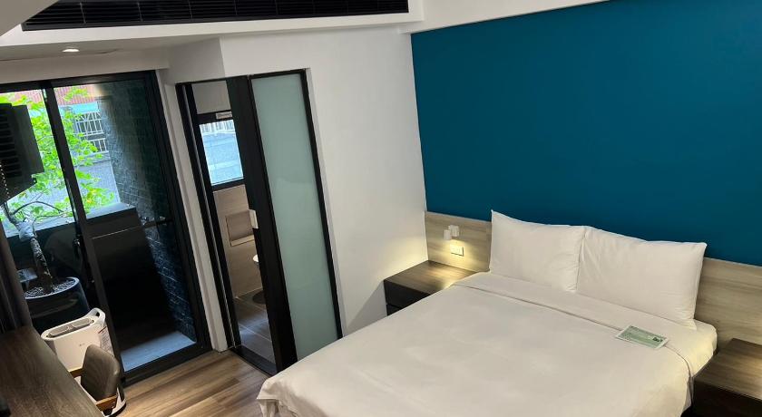Image of Exquisite Room 6