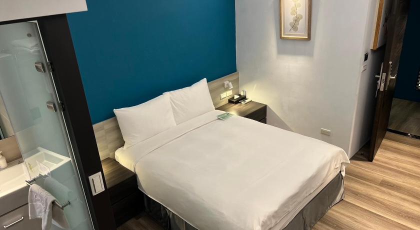 Image of Exquisite Room 1