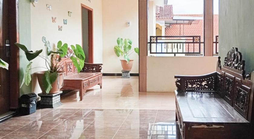 Urbanview Griya Lota Guest House Banyuwangi – Banyuwangi Recency, NE