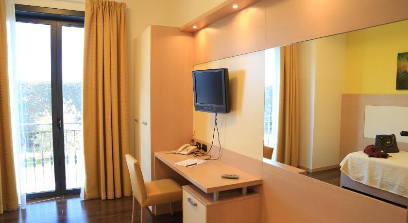 Cesano Maderno Groane Hotel Residence 3-Star Hotel suite