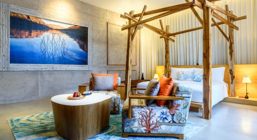 Image of SO Comfy - King Bed 3