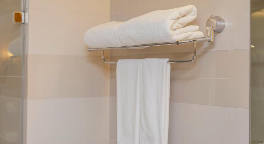 Image of Deluxe Twin City View 16