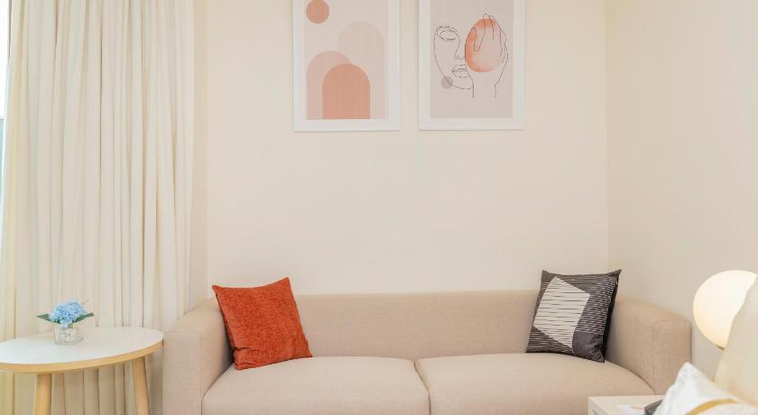 Image of Deluxe Twin City View 13