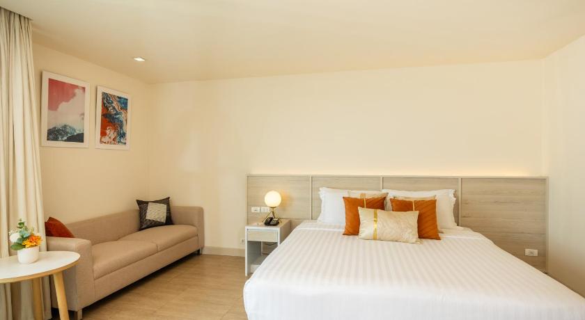 Image of Deluxe Double City View 9