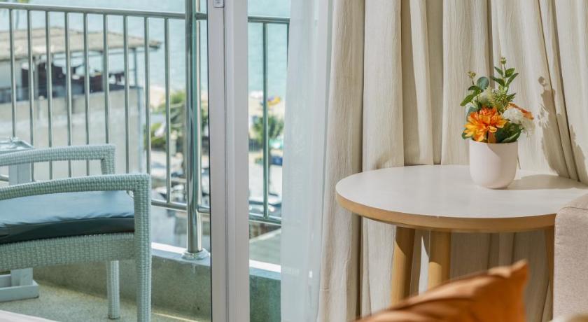 Image of Deluxe Twin Ocean View 12