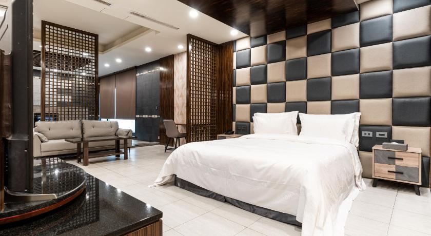 Image of Platinum Suite 6