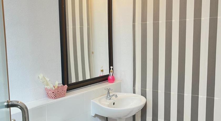 Image of Superior Rooms 8