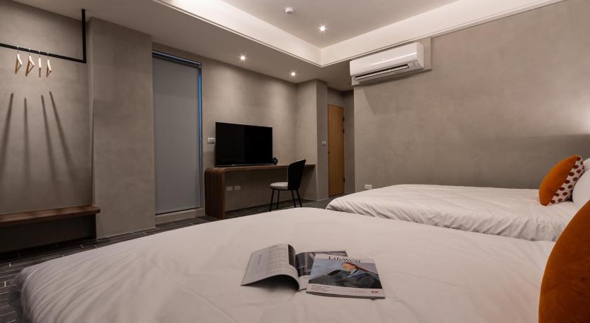 Sunny House - image 14