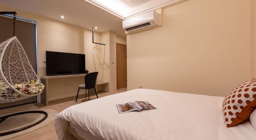 Sunny House - image 15