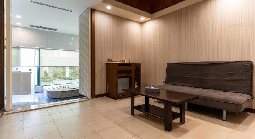 Image of Platinum Suite 15