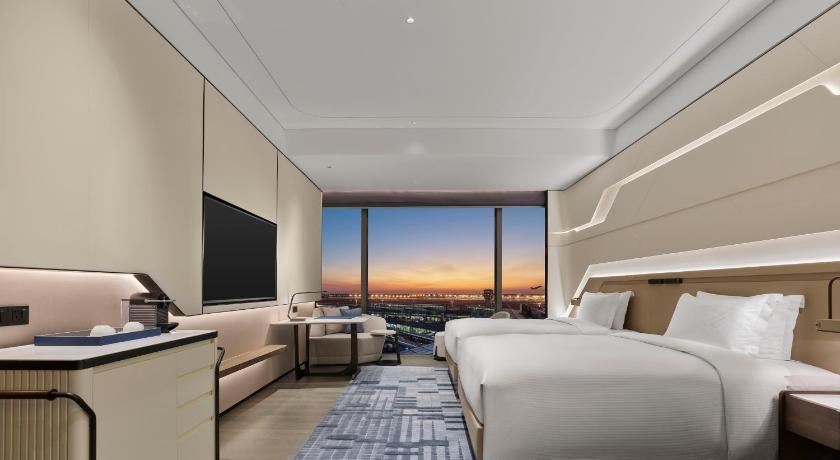 Image of Twin Deluxe Room Airport View 0