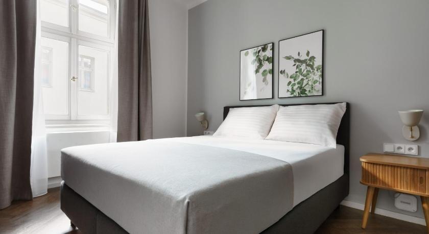 Image of One-Bedroom Comfort Suite 6