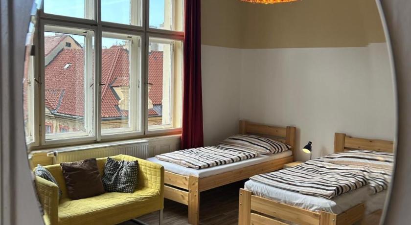 Image of Quintuple Room 8