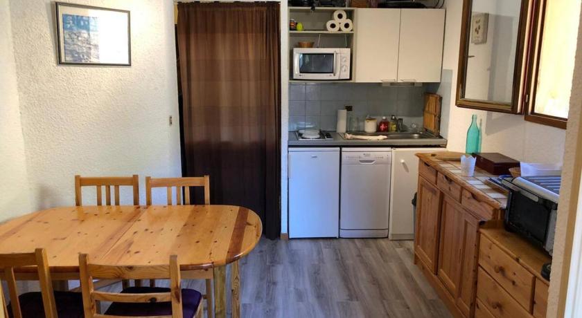 Studio isola 2000 st claire